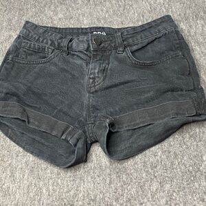 ❤️❤️BDG Mid Rise Shortie Shorts Size 25